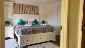 3 BR house with pool, Brisbane